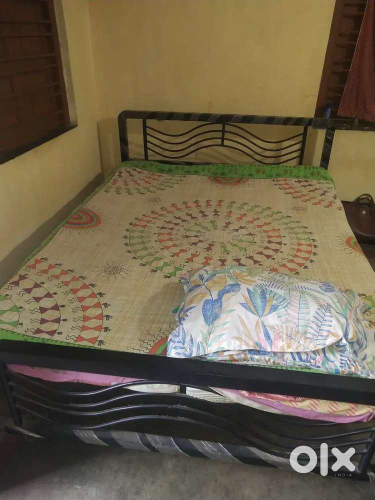 Brand new doble bed - rod iron