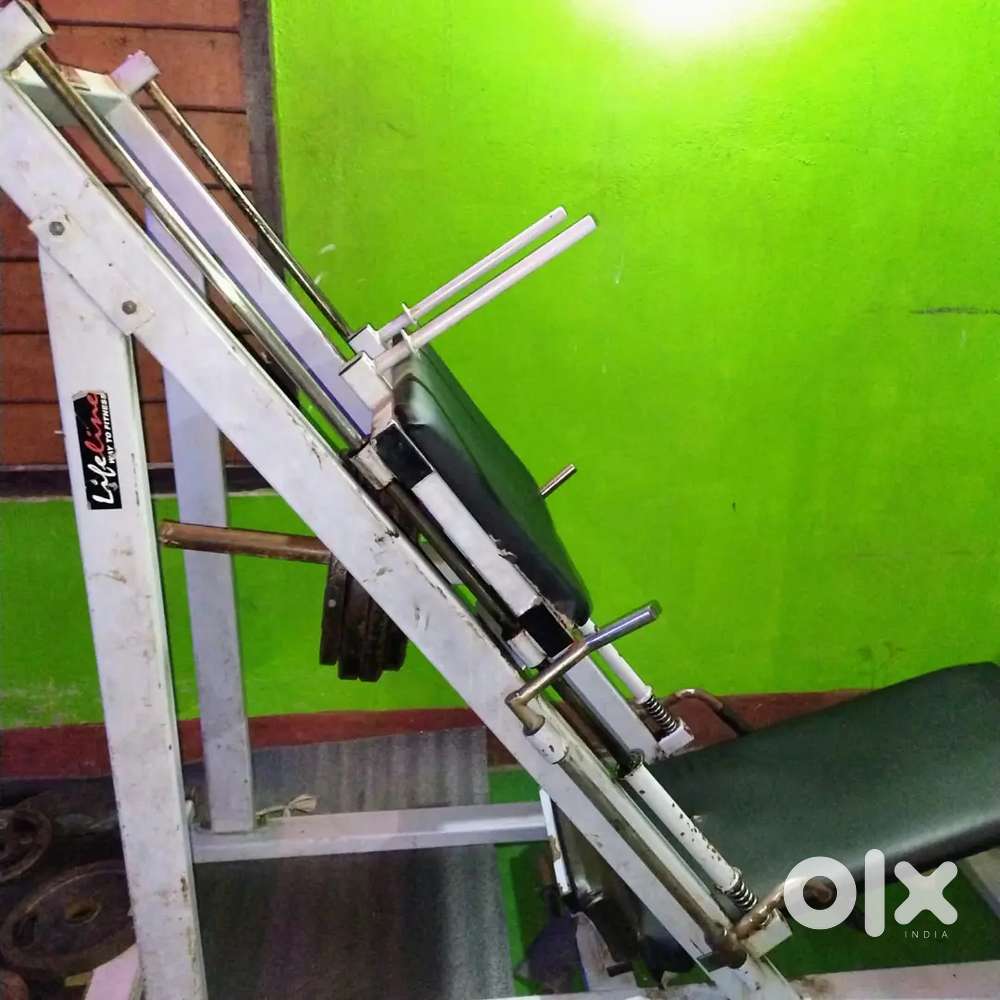 Full gymsetup including all nessecery equipments