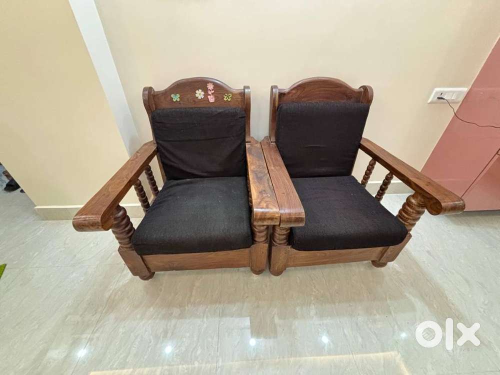 Shisham wood sofa with center table