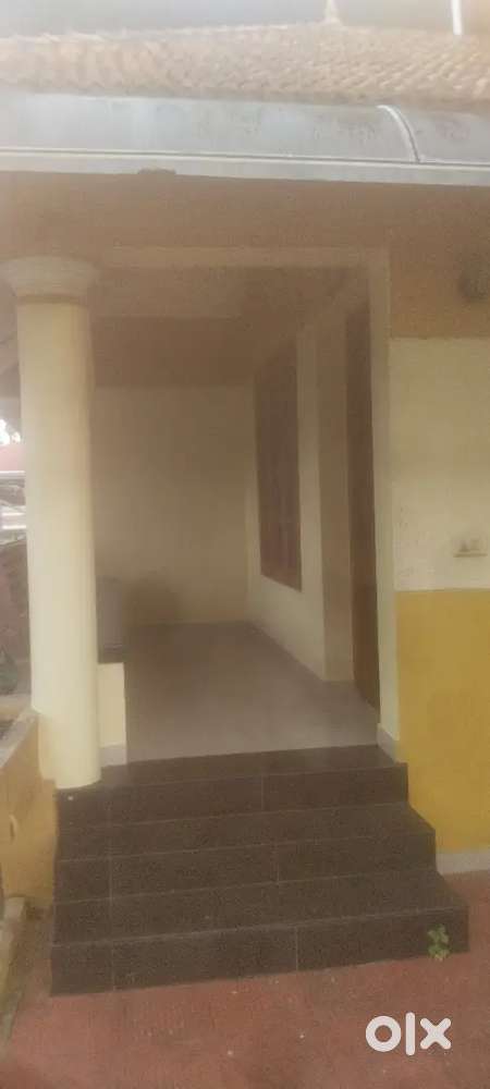Three bed room Hall sitout kitchen 1st floor for rent