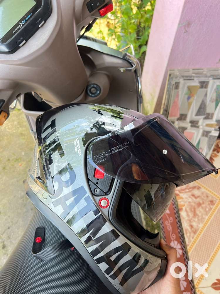 Axor batman edition helmet