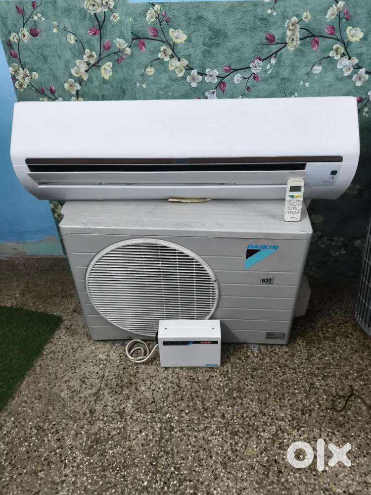 DAIKIN 2.0 TON 1.5 TON SALE WARRANTY AVAILABLE