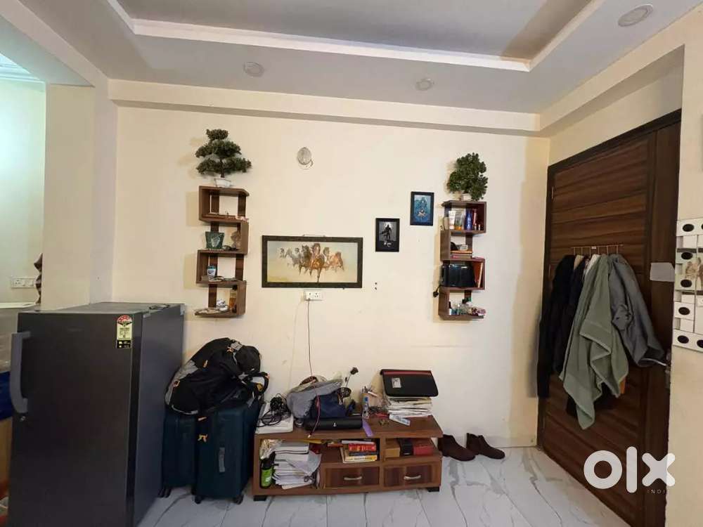 flats for rent near chattarpur metro