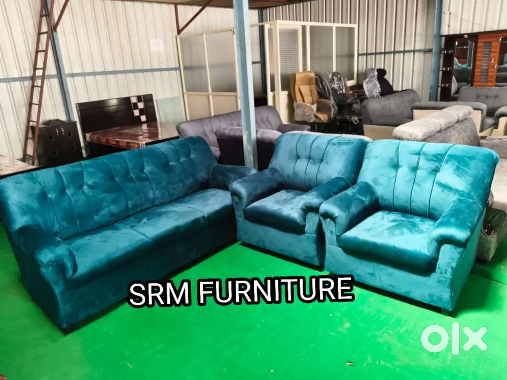 Branded New 3+1+1 sofa set with a warranty available
