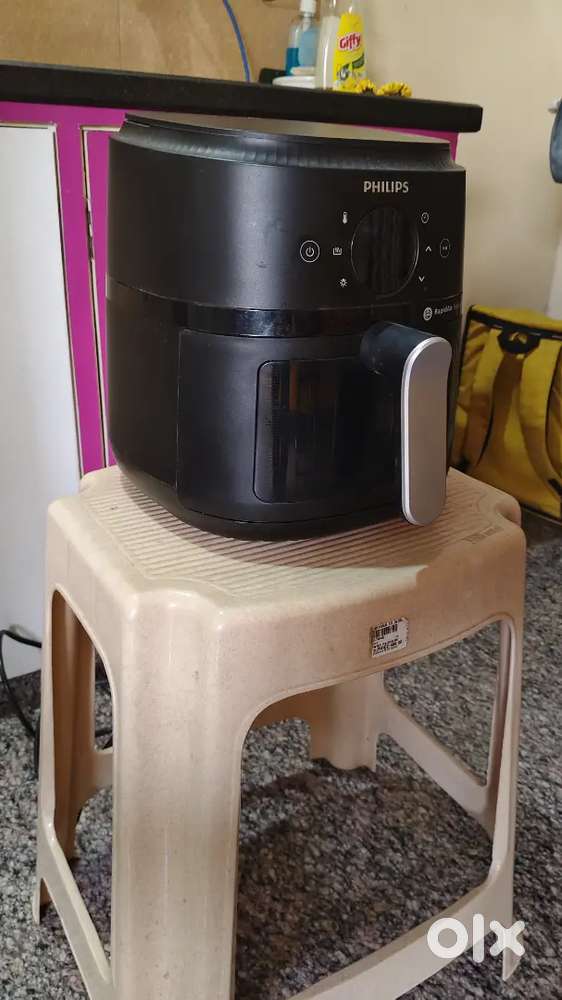 Philips Airfryer 4.2 ltr Hardly Used New condition