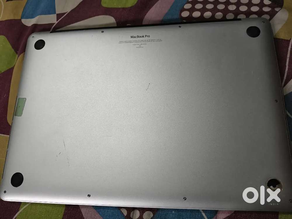 Mac book pro i9 2022 model