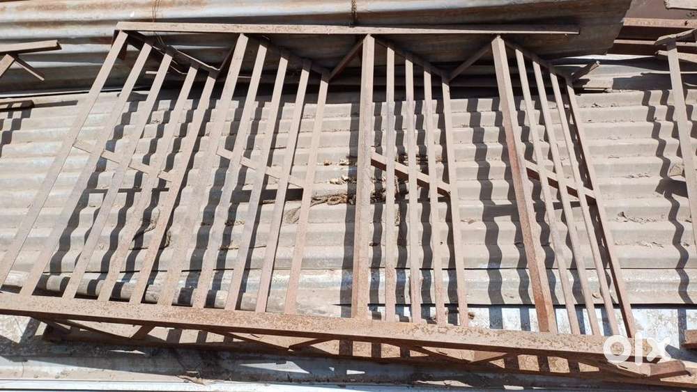 Metal staircase 10 to 12 ft shedi