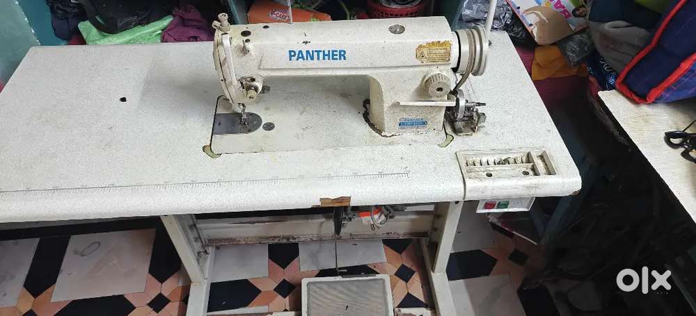 Sewing machine electronic in nice condition it's working