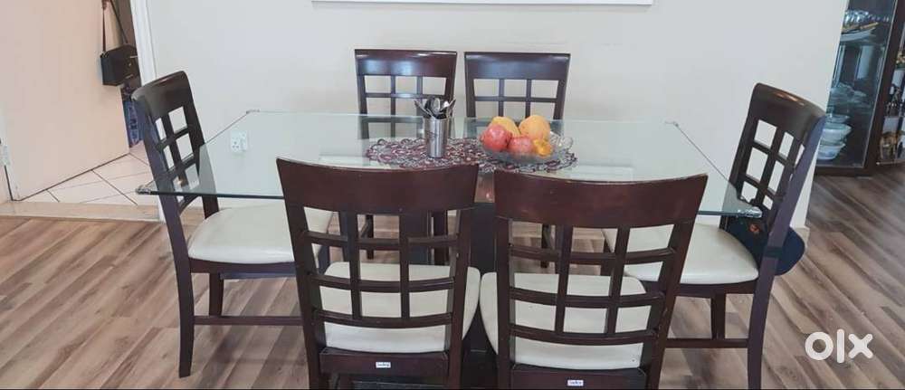 Imported glass top dining table in mint condition