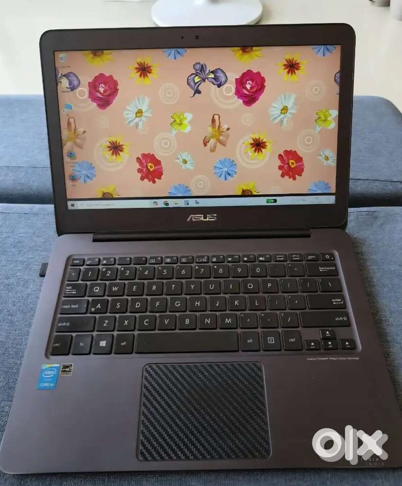 Asus zenbook thinnest and lightest laptop in brand new condition