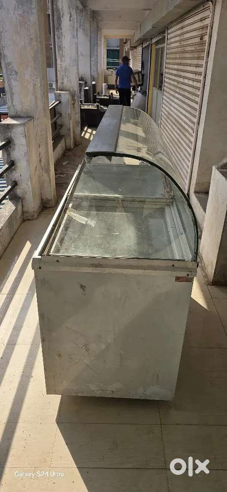 440 LTR icecream glass top Deep freezer with canopy