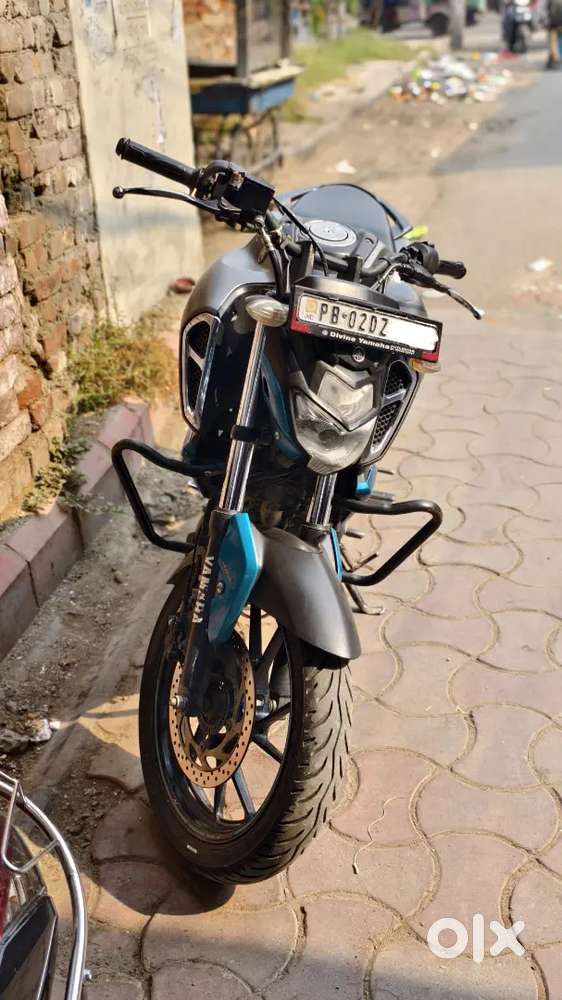 YAMAHA FZS V3