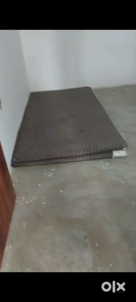 2 room for rent shivdesh mandir ke pas khurja