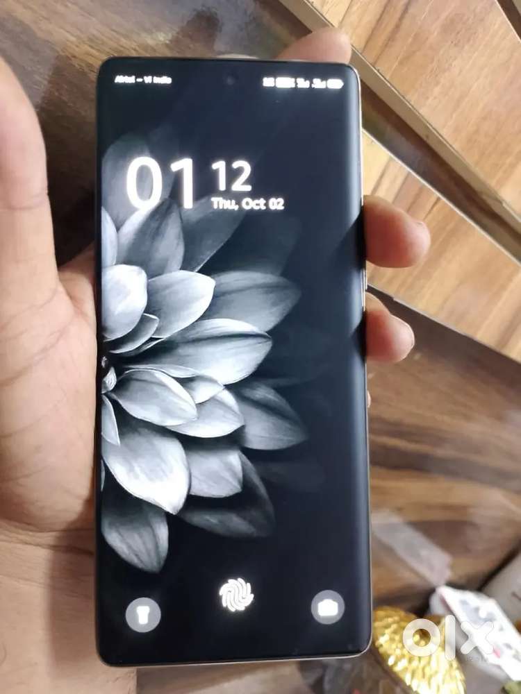 Infinix Note 40 pro plus 12/256, 100 watts charger, 1 year old