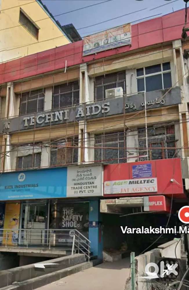 Shop for rent at 1st floor