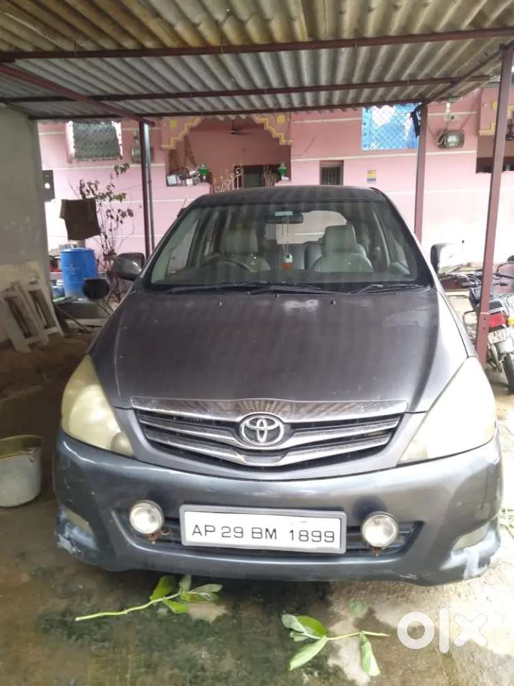 Toyota Innova 2011 Diesel 321000 Km Driven