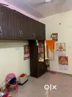 Indipendent floor available on rent