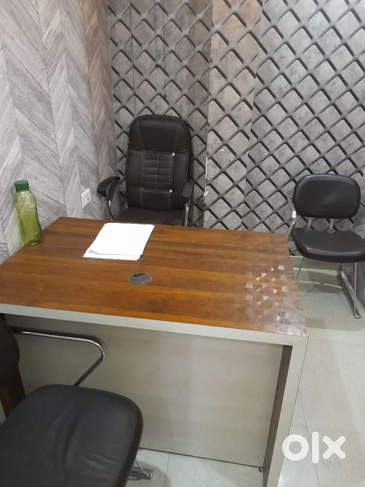 Fully furnished office for rent near vibhutikhand Gomtinagar