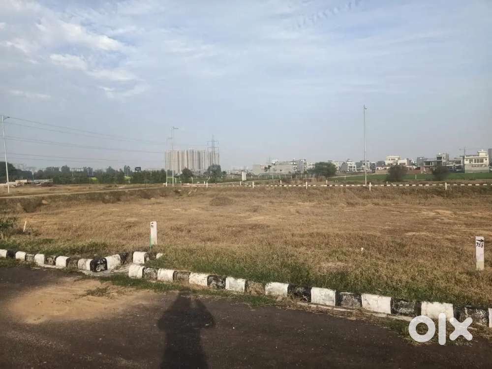 150sqyd park facing on BHARAT MALLA Road