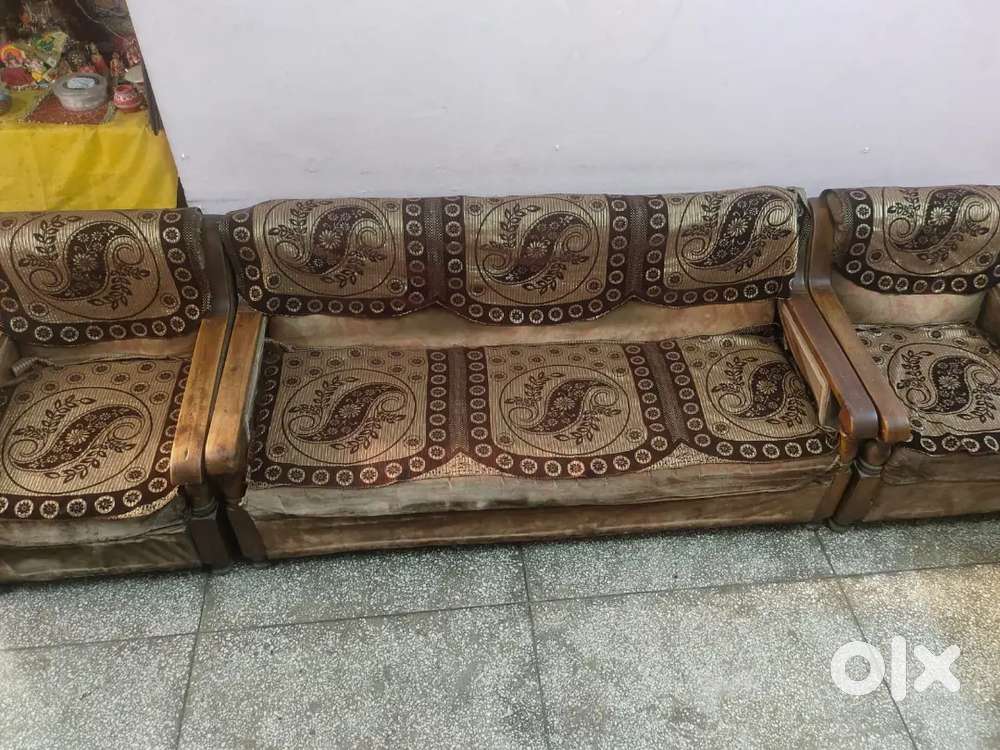 2 sofas sets