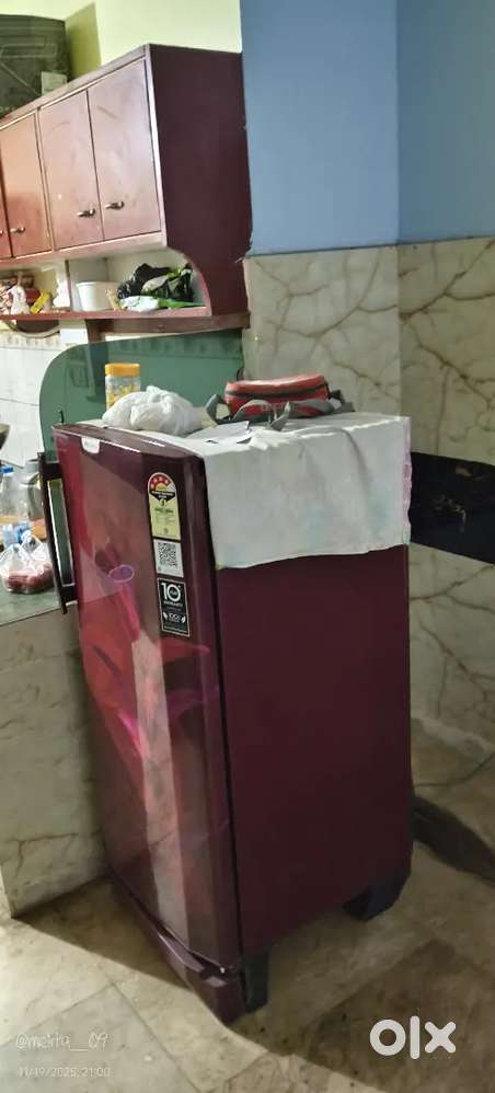 1 room vacant in 3bhk furnished (washing machine+ fridge+ fan)