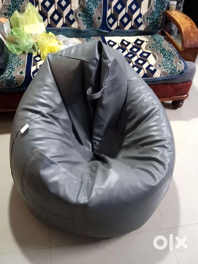 Wakefit Bean bag. Leatherette material. Grey colour.