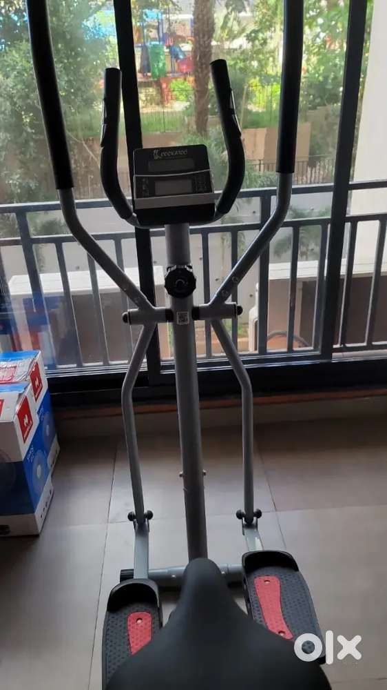 Elliptical Cross Trainer by Cockatoo