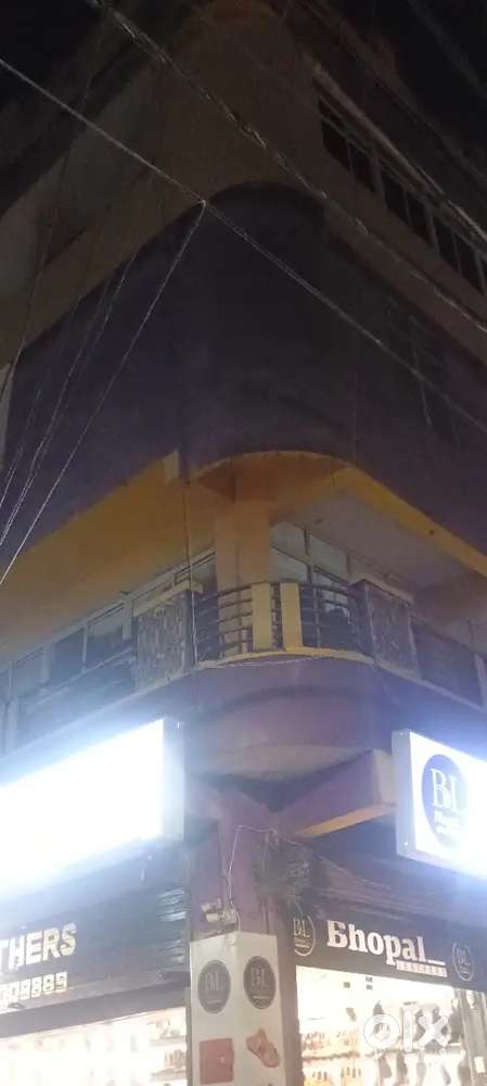 Corner side building infront of Masjid Kabit wali,behind Kotwali Thana