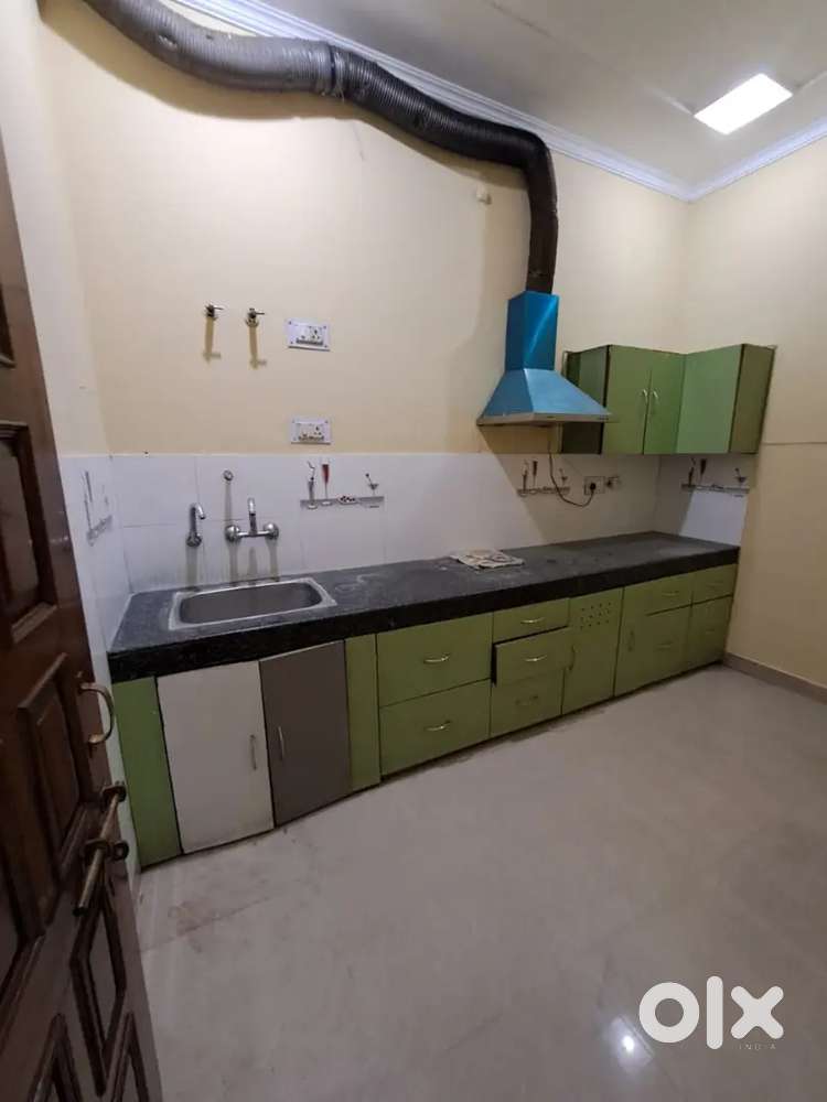 2BHK ,Room Available for Girls/Boys/Family