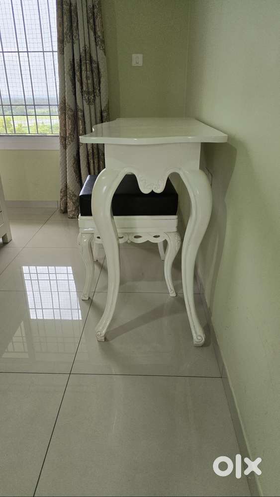 Dressing table with stool, victorian style, wooden, barely used, white