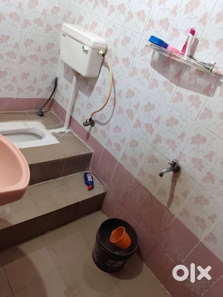 1 room available for rent only for Bachleor working women's.