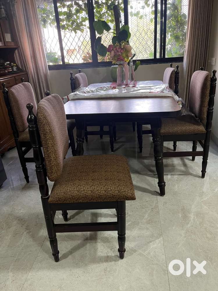 6 chair dining set in excellent usable condition