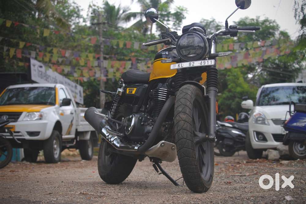 Honda CB350 RS Dual Tone