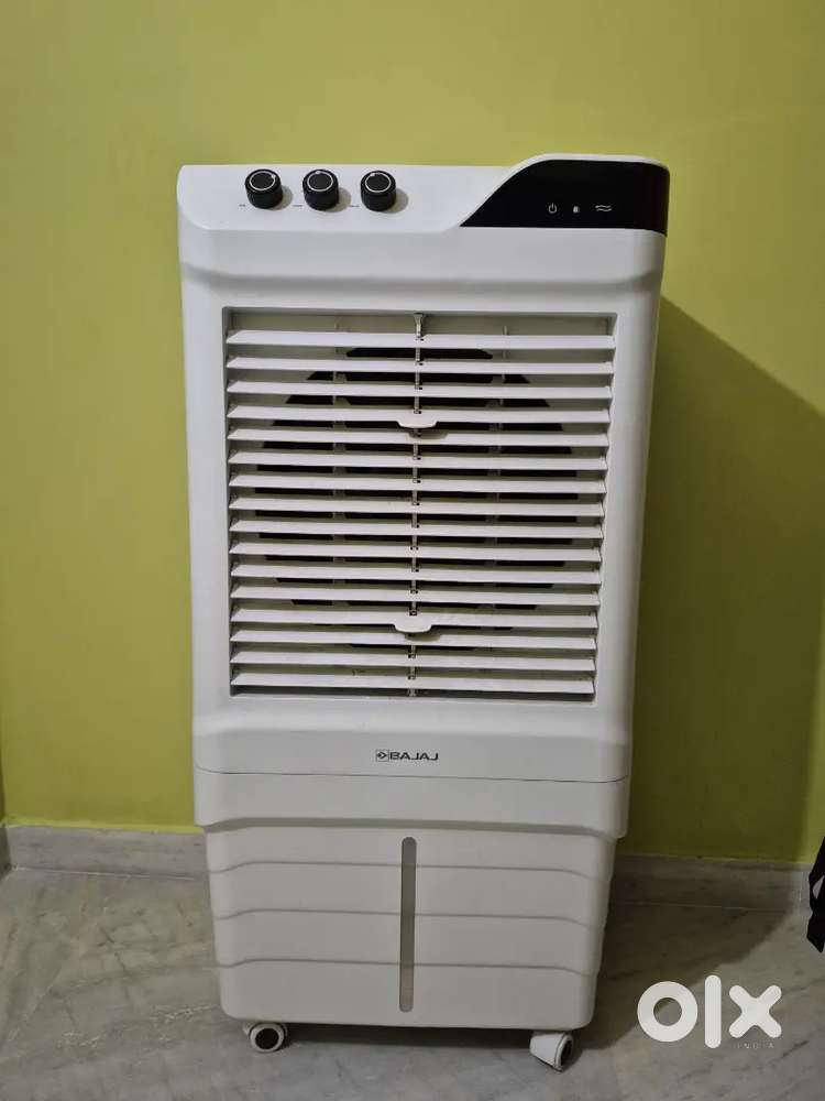 BAJAJ 90 L Desert Air Cooler

White, DMH90 Neo