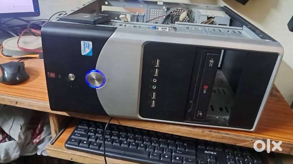 CPU with i7processor & 6GB RAM 128GB SSD