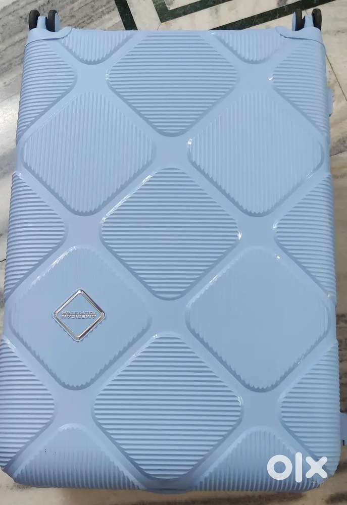 Large luggage American Tourister