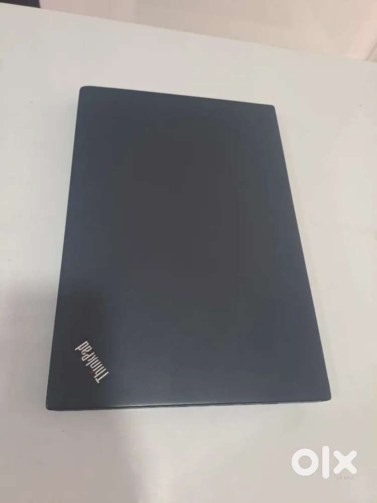 Lenovo  Think Pad I. 7 6 th Gen 8 GB Ram 256 SSD with Gift's free