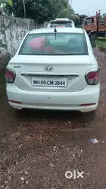 Hyundai Xcent 2015