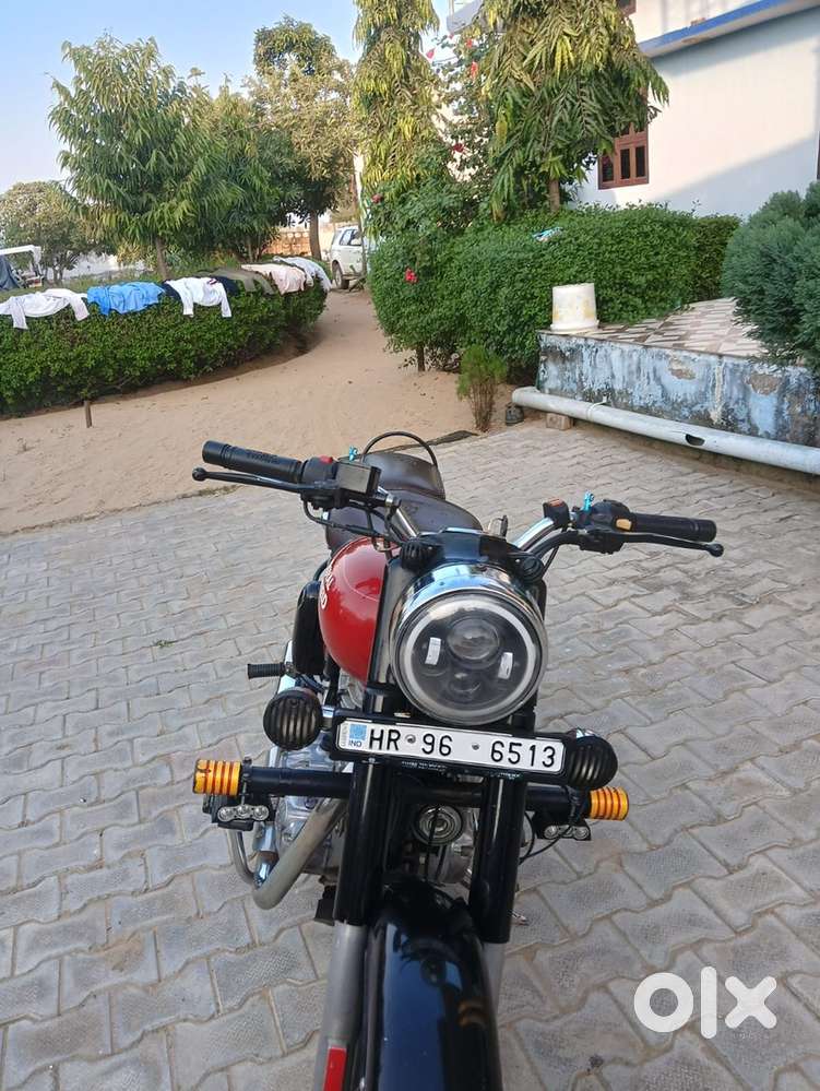 Royal enfield (bullet)