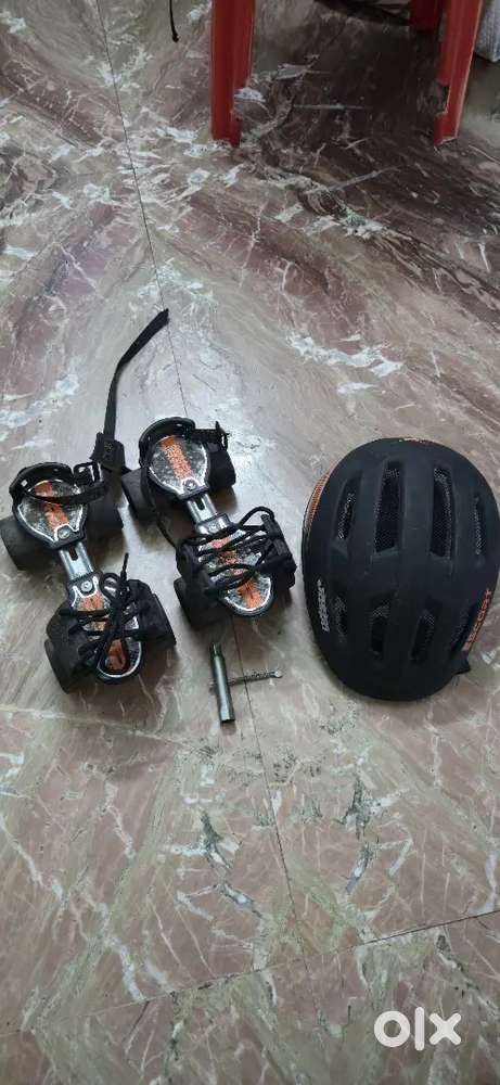 Skates and sefty helmet