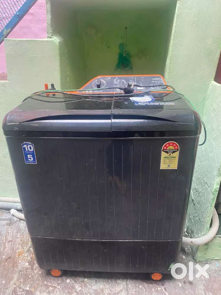 Brand new washing machine of lloyd 1year old