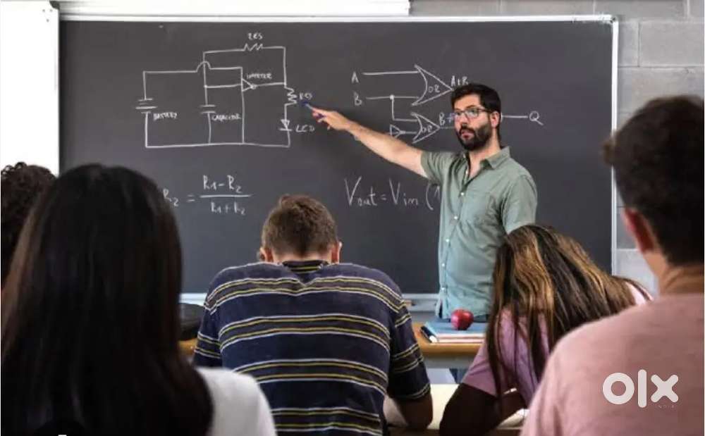 मैं एक अनुभवी शिक्षक हूँ। 11th & 12th क्लास की Physics को पढ़ाता हूँ।