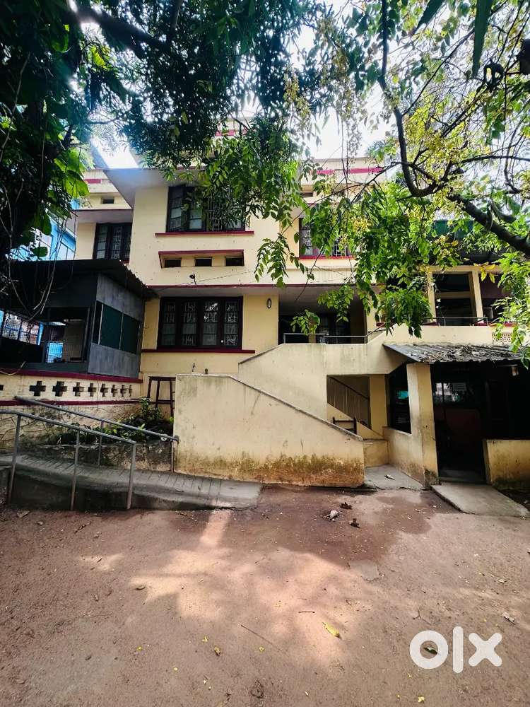 9.3 CENT COMMERCIAL LAND WITH OLD HOUSE AT GENERAL HOSPITAL