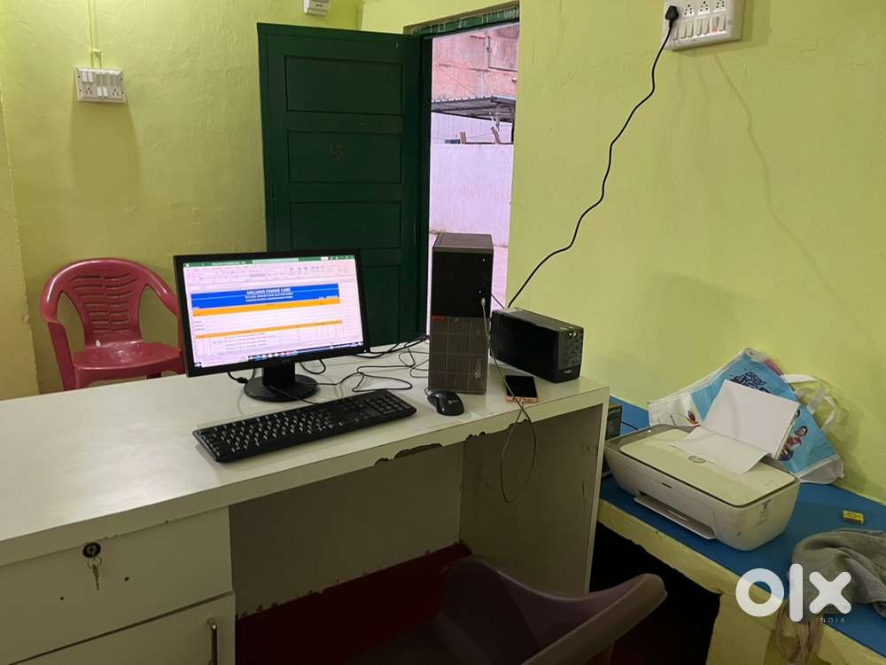 Computer setup with all items