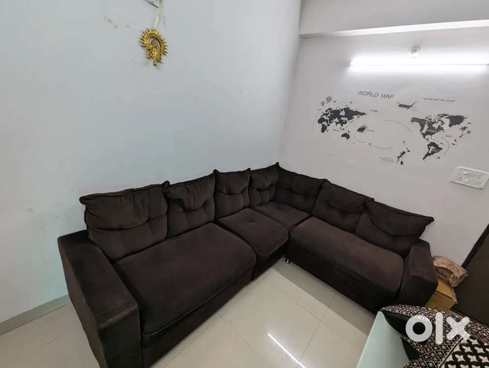 King Size Bed, 3-Door Wardrobe, Sofa & Center Table – Good Conditio