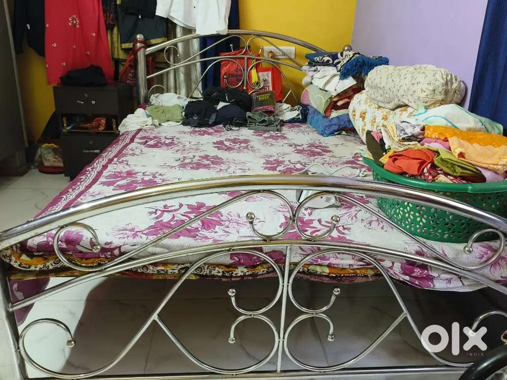 Stainless steel khat 5 by 7  feet Fully New Condition