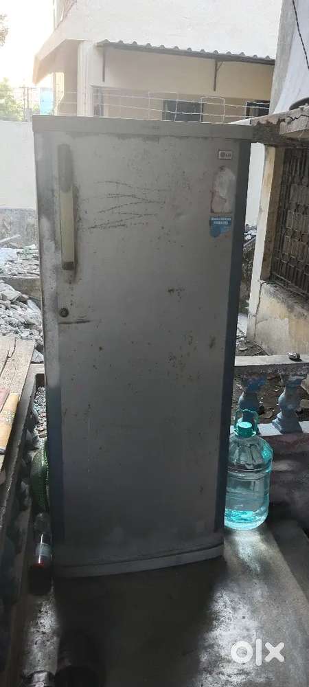 Lg fridge ( good condition)