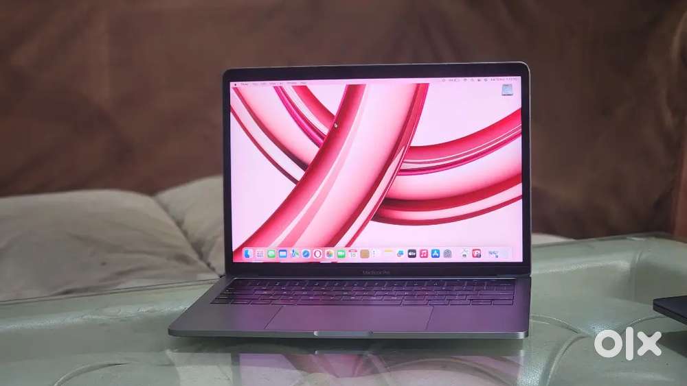 Apple Macbook Pro i5 8gb Ram 512GB Apple SSD 13 Inch Retina Display