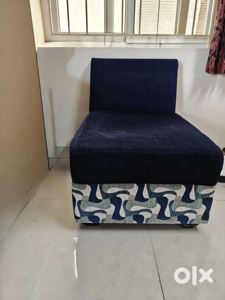 6 seater sofa with detachable 2 seaters and a chair