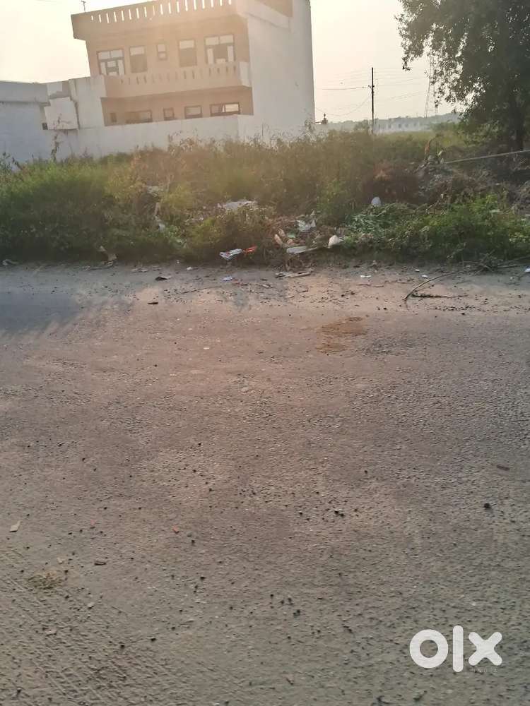 Plot for sale main road 8 malra in sec 32 prize fixed